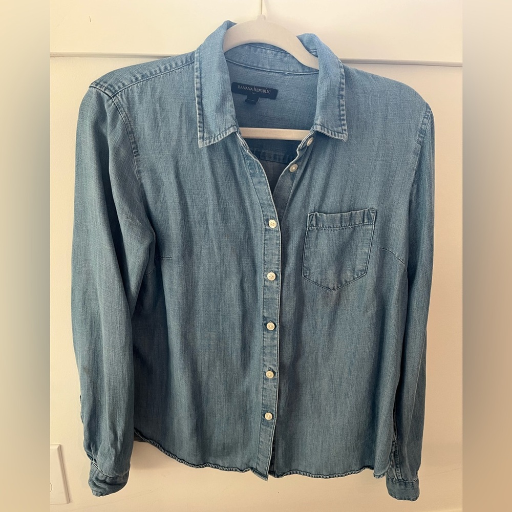 Banana Republic Blue Denim Button Down Shirt Classic Chambray | Women’s Small - Picture 2 of 10